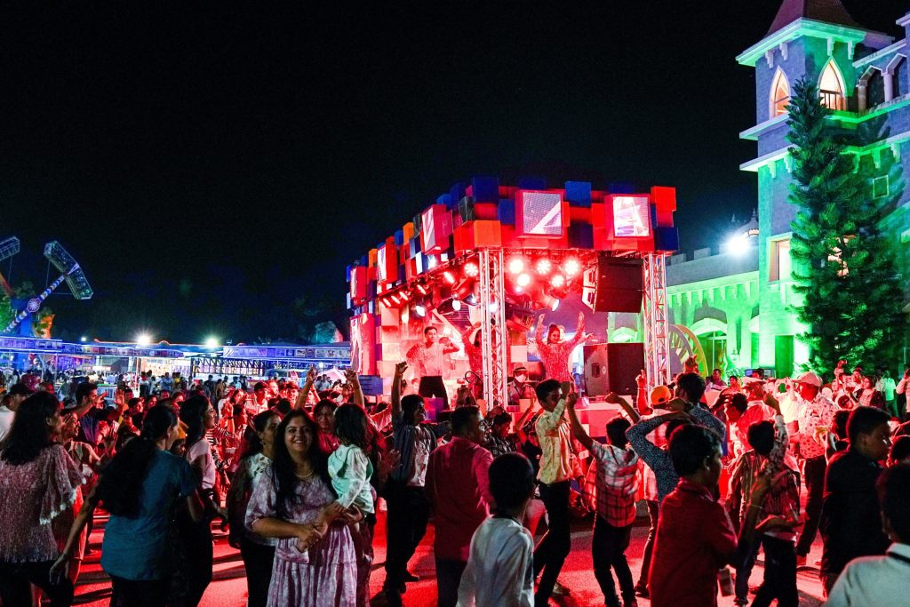 DJ-on-Wheels-at-Ramoji-Film-City-Hyderabad